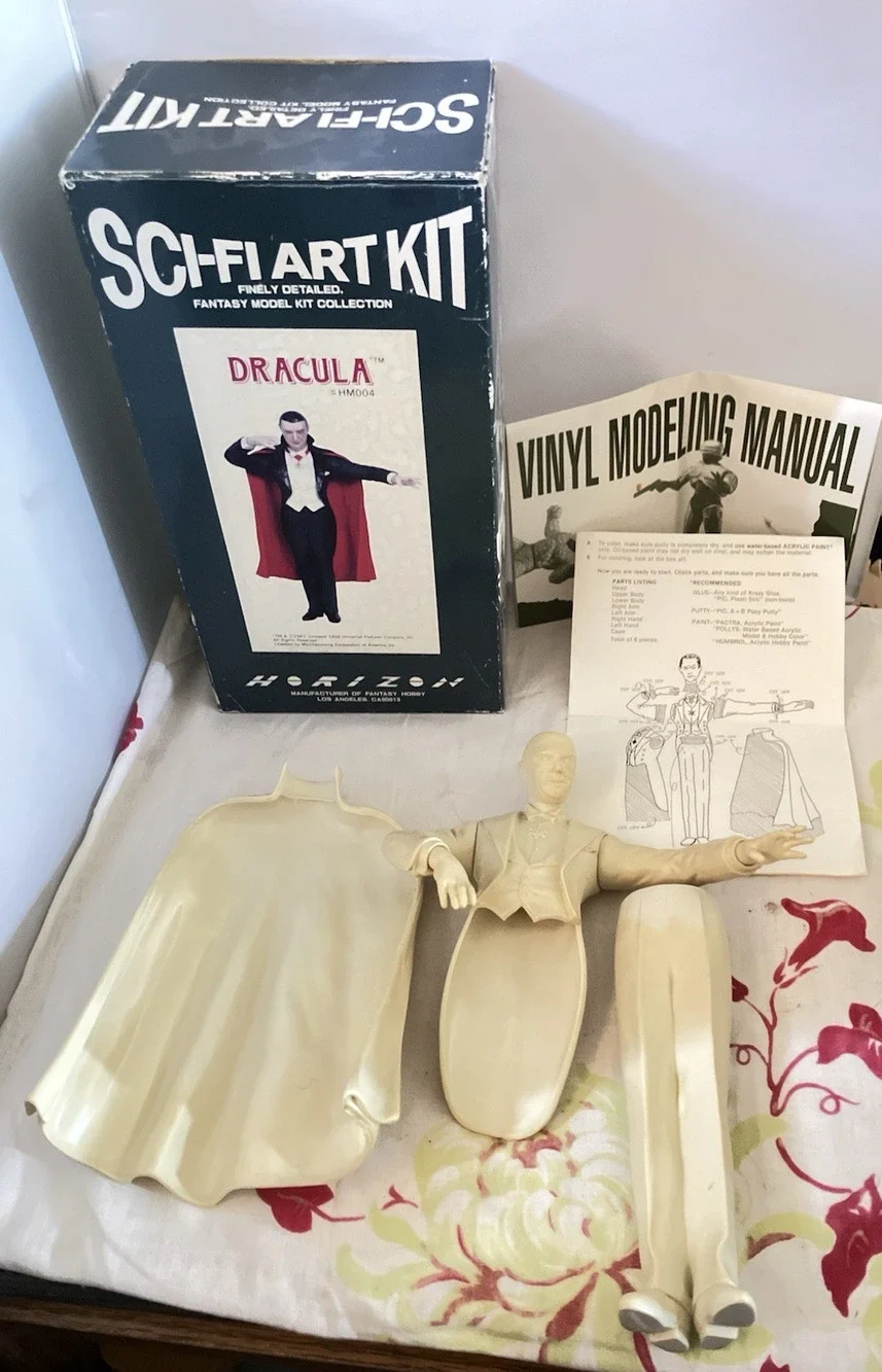 Universal Monsters Dracula Bela Lugosi Sci-Fi Art Vinyl Model Kit Horizon 22